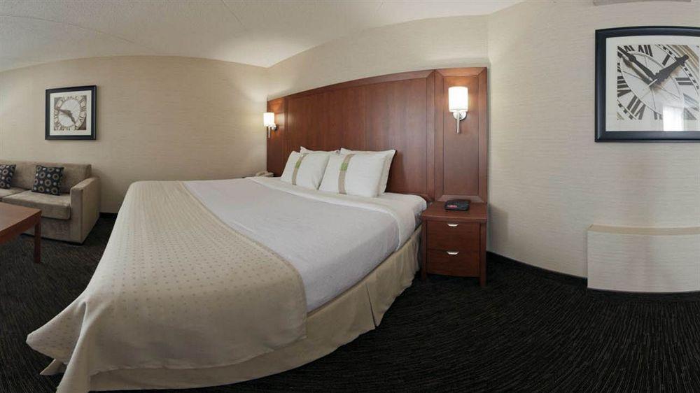 Holiday Inn Oakville Centre By Ihg מראה חיצוני תמונה