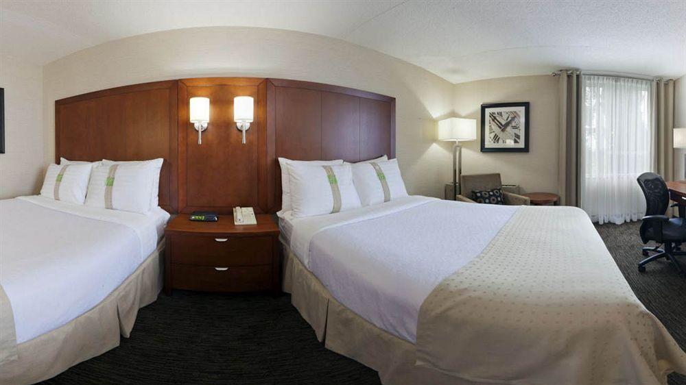 Holiday Inn Oakville Centre By Ihg מראה חיצוני תמונה