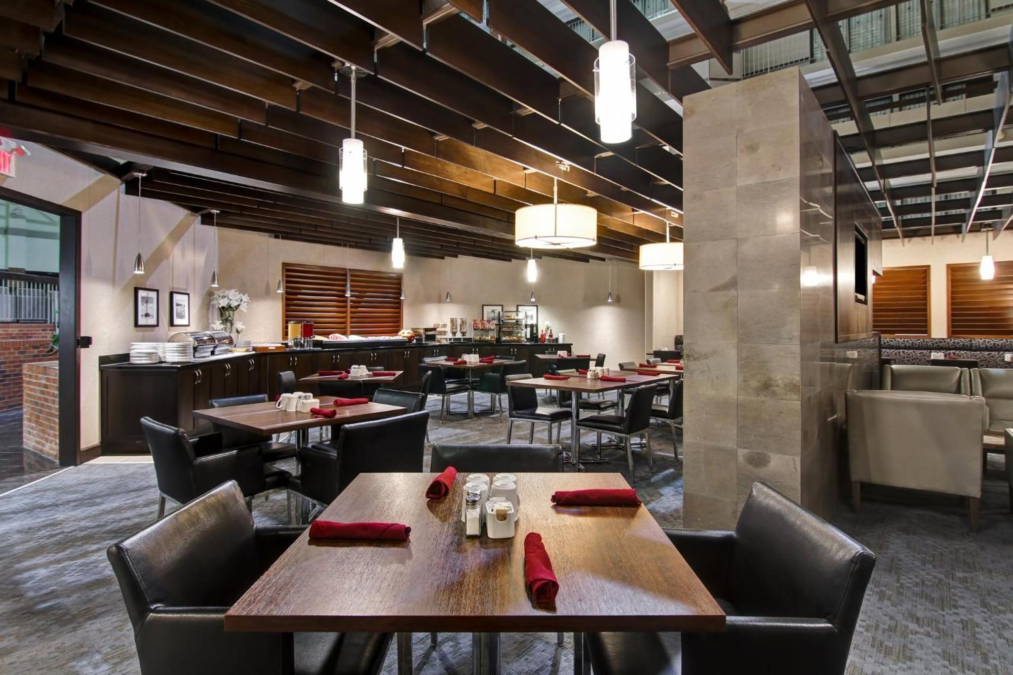 Holiday Inn Oakville Centre By Ihg מראה חיצוני תמונה