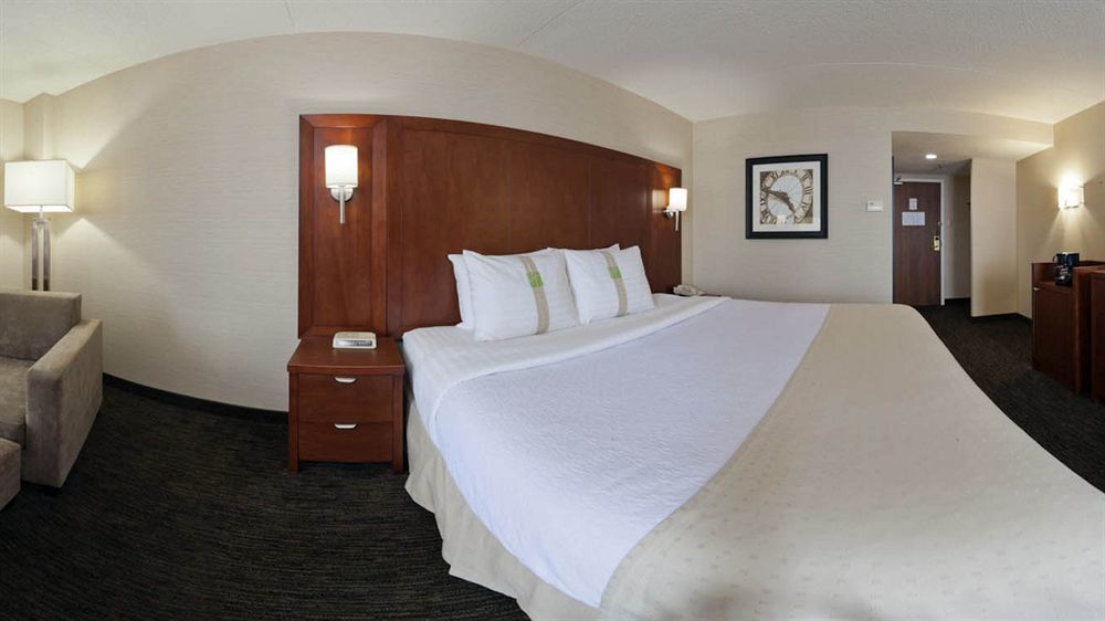 Holiday Inn Oakville Centre By Ihg מראה חיצוני תמונה