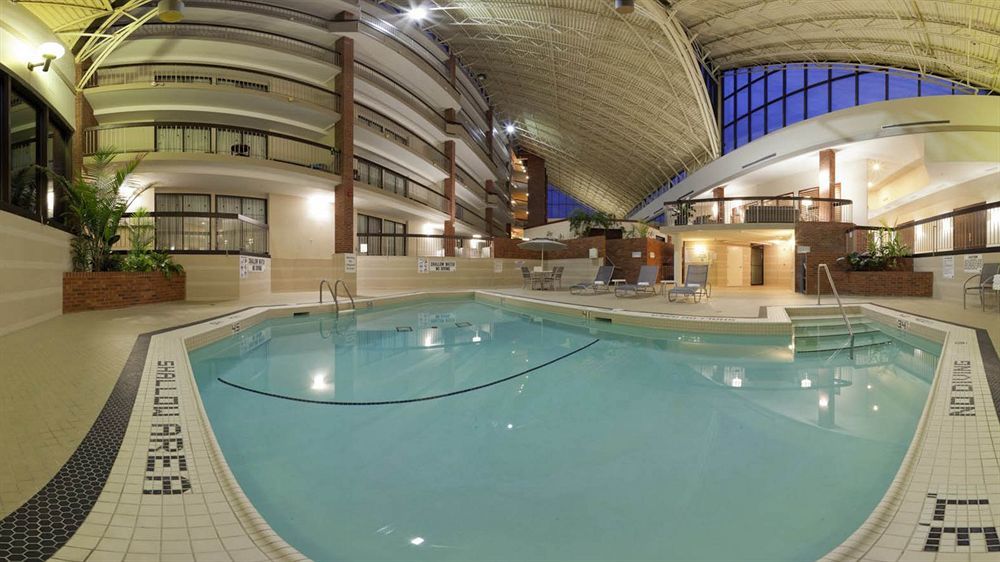 Holiday Inn Oakville Centre By Ihg מראה חיצוני תמונה